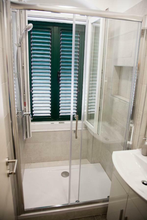 Soukki Town Centre Suites 1 スプリト エクステリア 写真